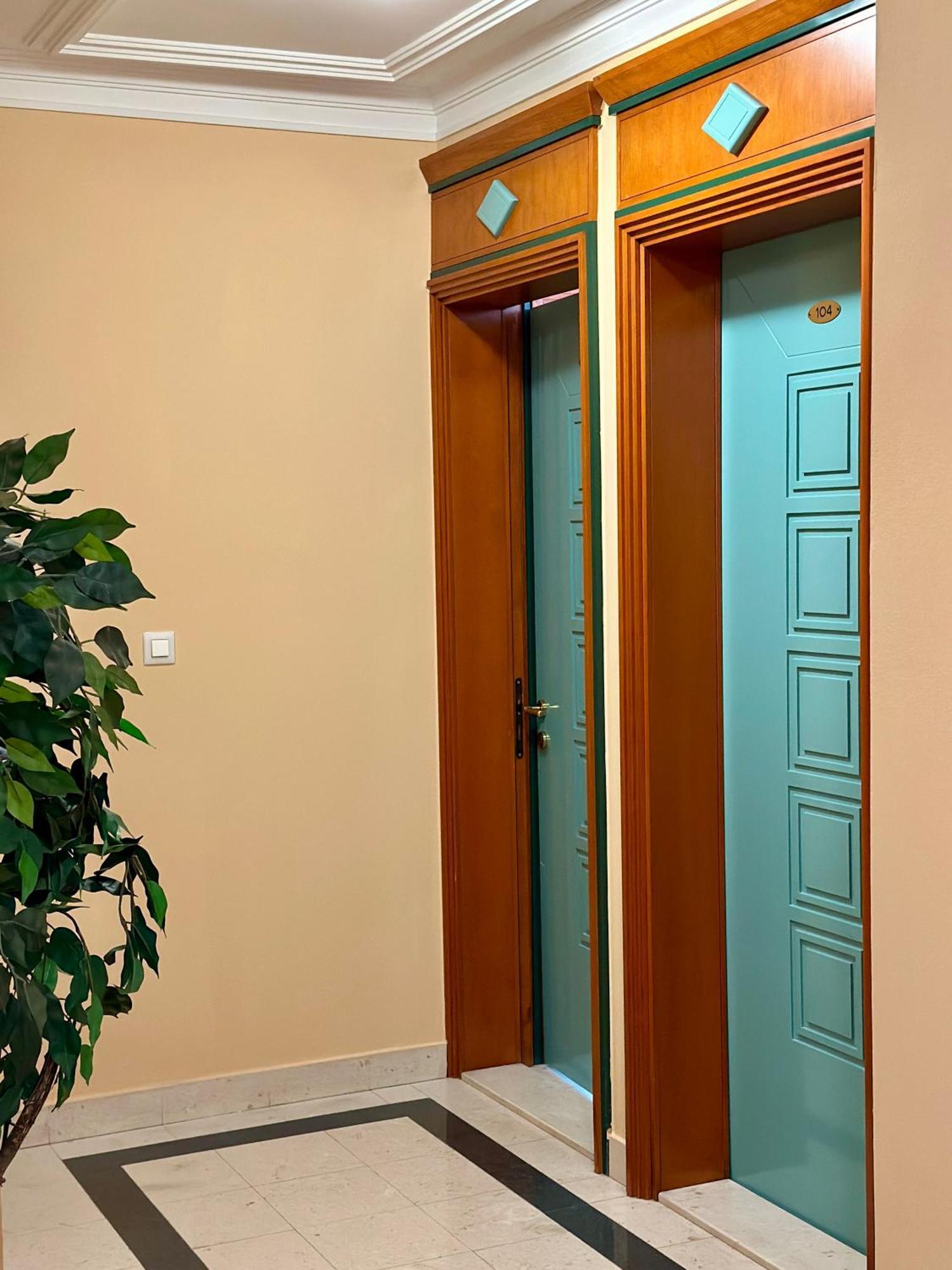 פודגוריצה Central 25 מראה חיצוני תמונה